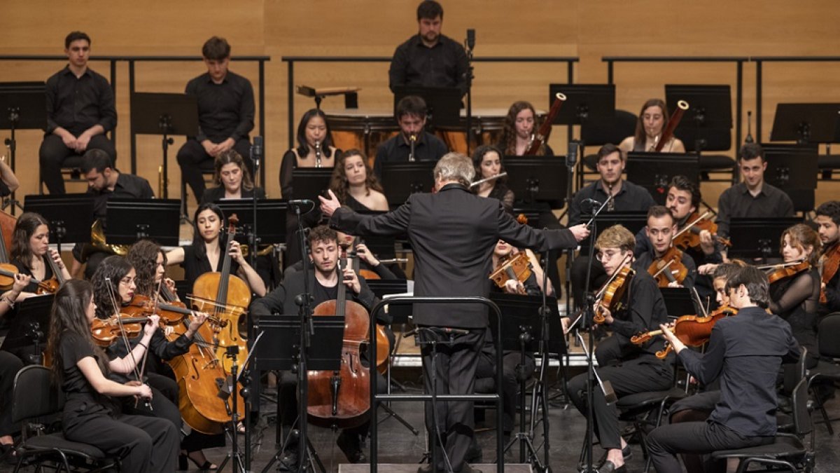 Músicos de la OSCyL Joven, en un concierto. | E. M.