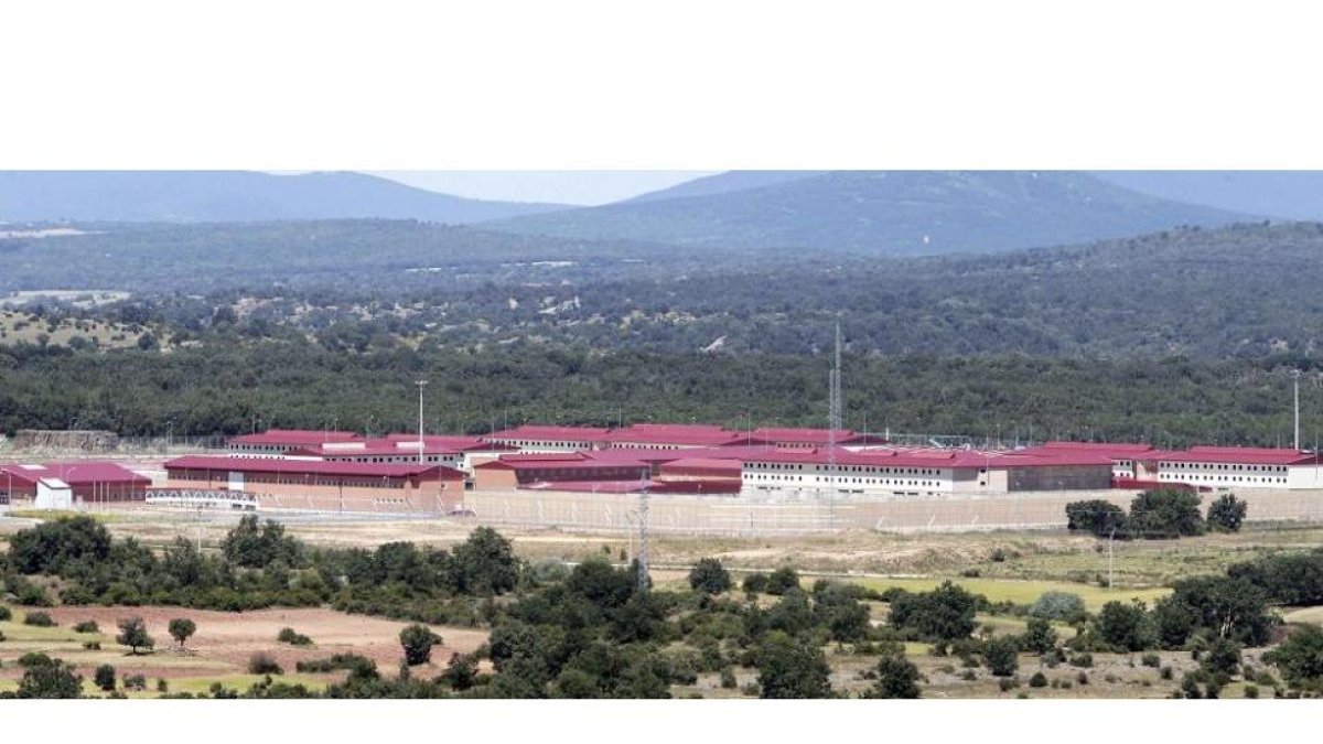 Aspecto de la nueva cárcel de Soria en el núcleo rural de Las Casas que sigue esperando fecha de apertura.-MARCOS DE MIGUEL
