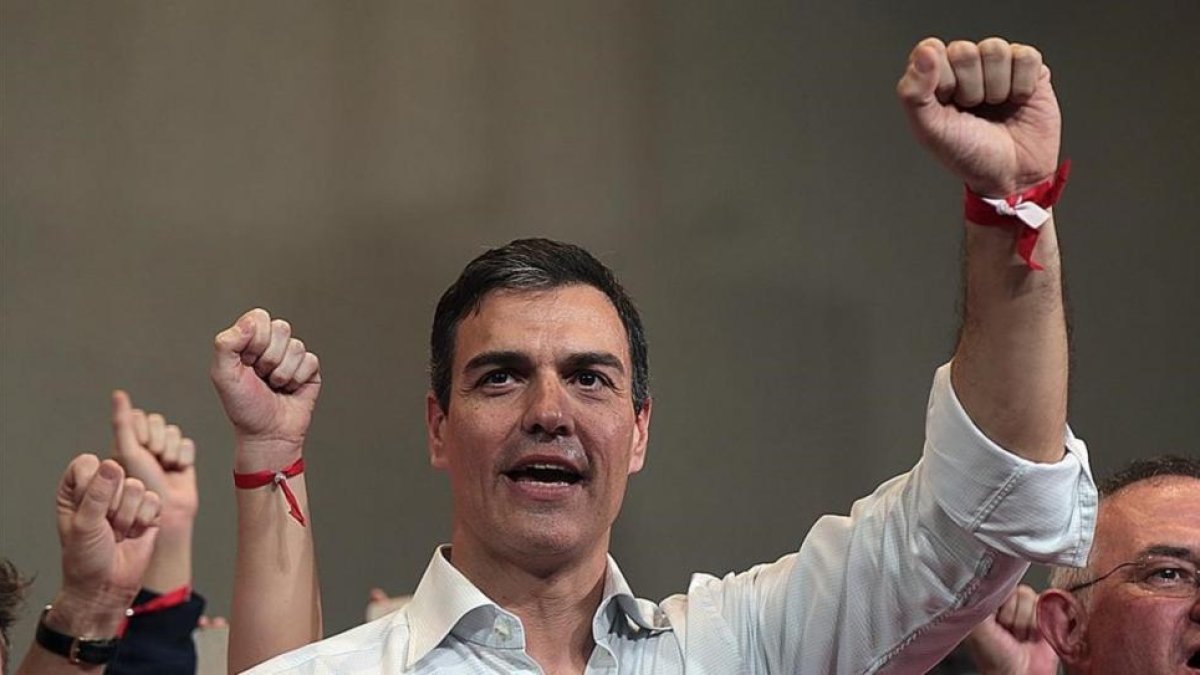 Pedro Sánchez, durante un acto con militantes en Granada, el pasado sábado.-PEPE TORRES