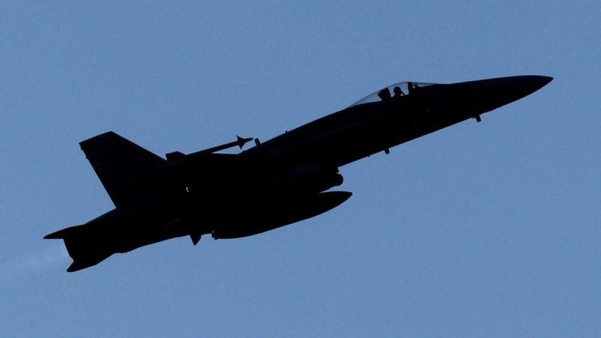 El choque se produjo en torno a las 2.00 hora local (17.00 GMT del miércoles) entre un caza FA-18 y un avión cisterna KC-130.-AGENCIAS