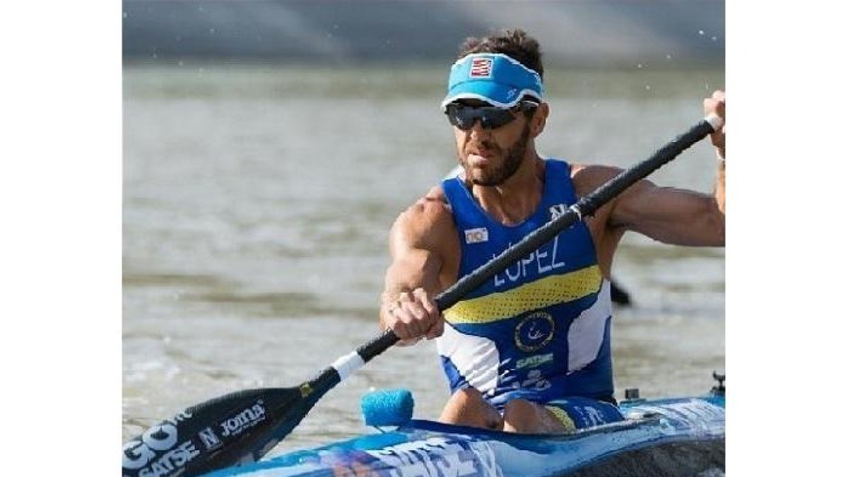 Fran López, en la prueba de piragüismo.-D.V.