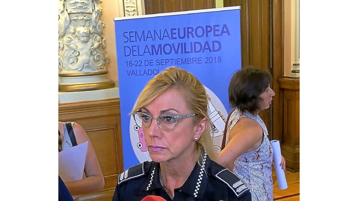 La jefa de la Policía Municipal de Valladolid, Julia González Calleja, atiende a los medios de comunicación.-EUROPA PRESS
