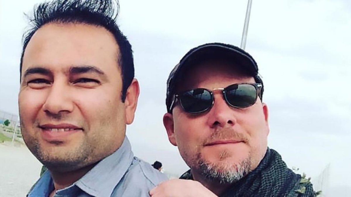 El fotoperiodista estadounidense David Gilkey, que trabajaba para NPR, y su intérprete afgano Zabihulá Tamana.-MONIKA EVSTATIEVA