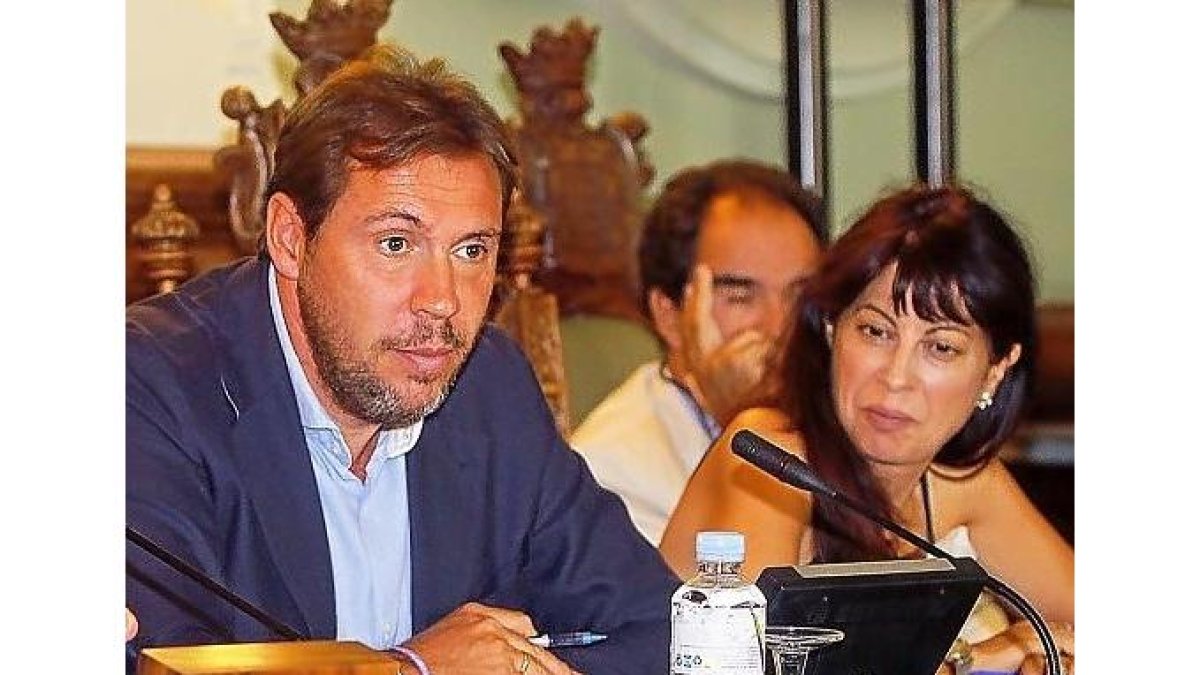 Óscar Puente en un Pleno de Valladolid.-J. M. LOSTAU