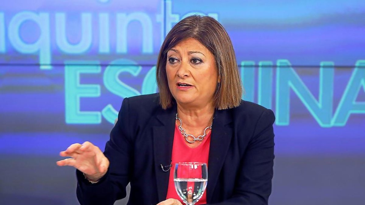 Teresa López durante ‘La Quinta Esquina’, programa emitido en La 8 de Valladolid.-J.M.LOSTAU