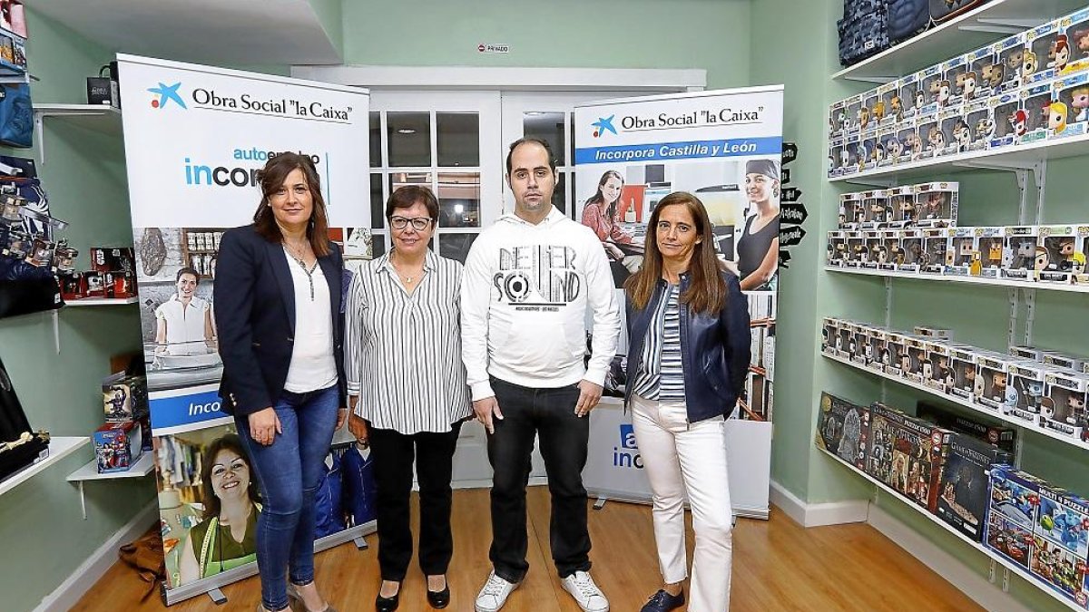 El Desván Encantado, tienda de unos de los emprendedores.-J.M. LOSTAU