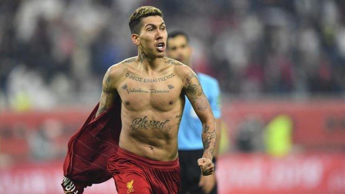 Firmino celebra el gol que le dio al Liverpool el Mundial de Clubs-EFE