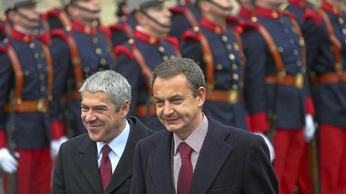 Sócrates y Rodríguez Zapatero, en la cumbre de Zamora.-ICAL