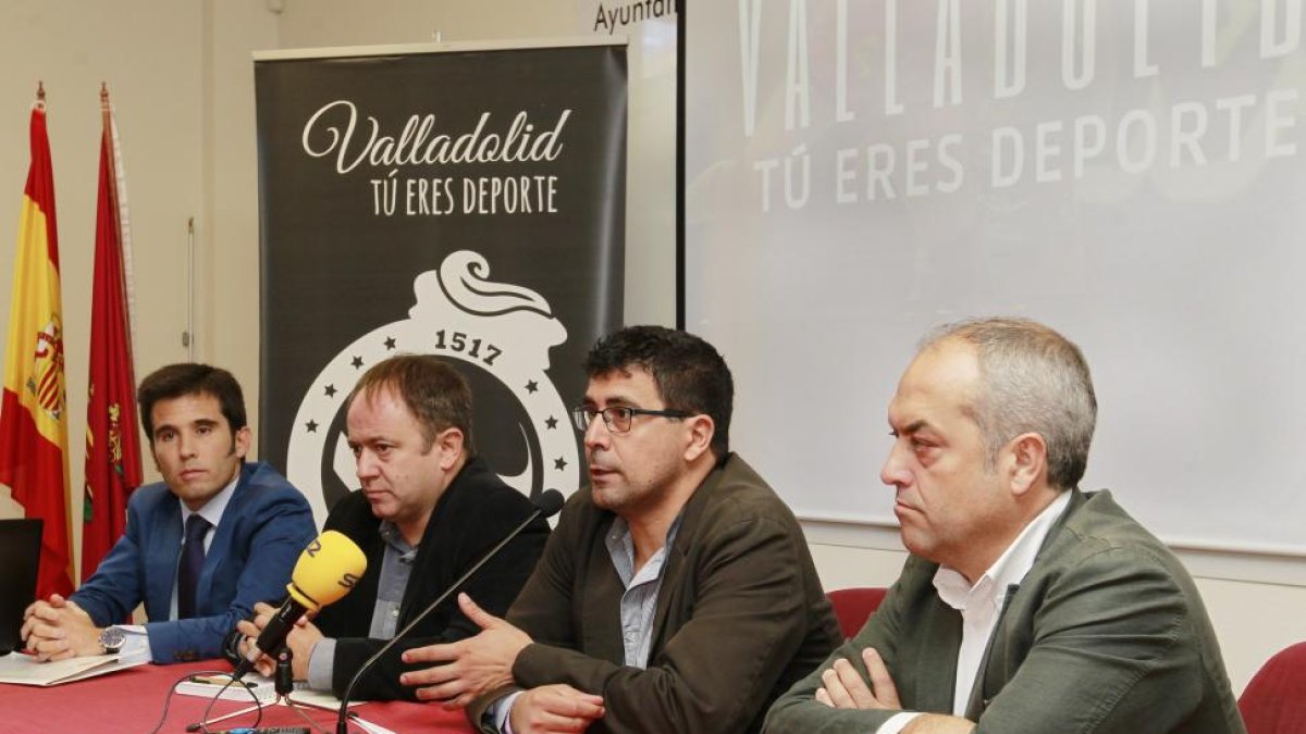 Lahuerta, Torres, Bustos y Fuentes, ayer en la presentación de la web.-J.M.LOSTAU