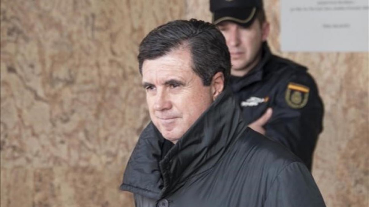 El expresidente del Govern balear Jaume Matas a su salida durante un descanso de la sala del juicio del caso Noos.-EFE
