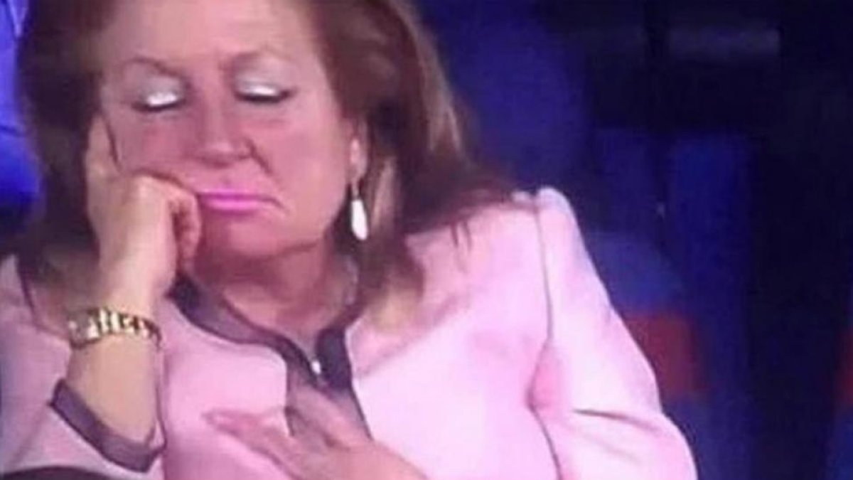 Ana Bollaín Domenech, mujer de rosa y esposa del presidente de la Real Federación Española de Fútbol, Ángel María Villar.-
