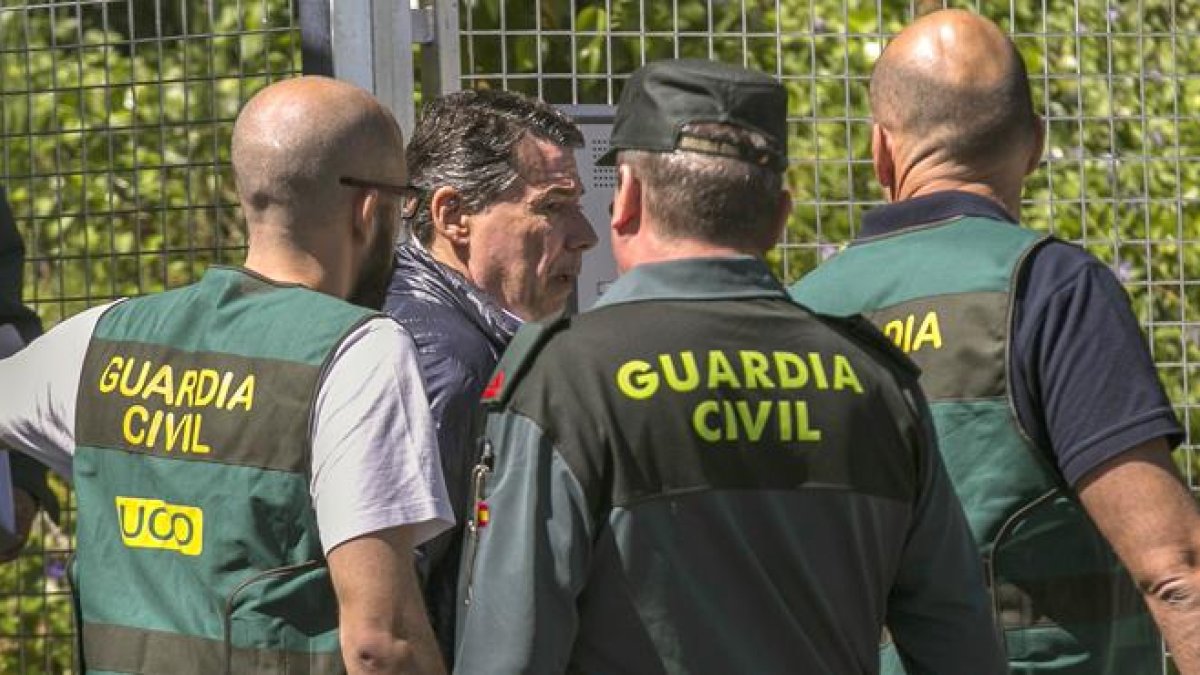 González ha salido de la Comandancia de la Guardia Civil de Tres Cantos.-EFE