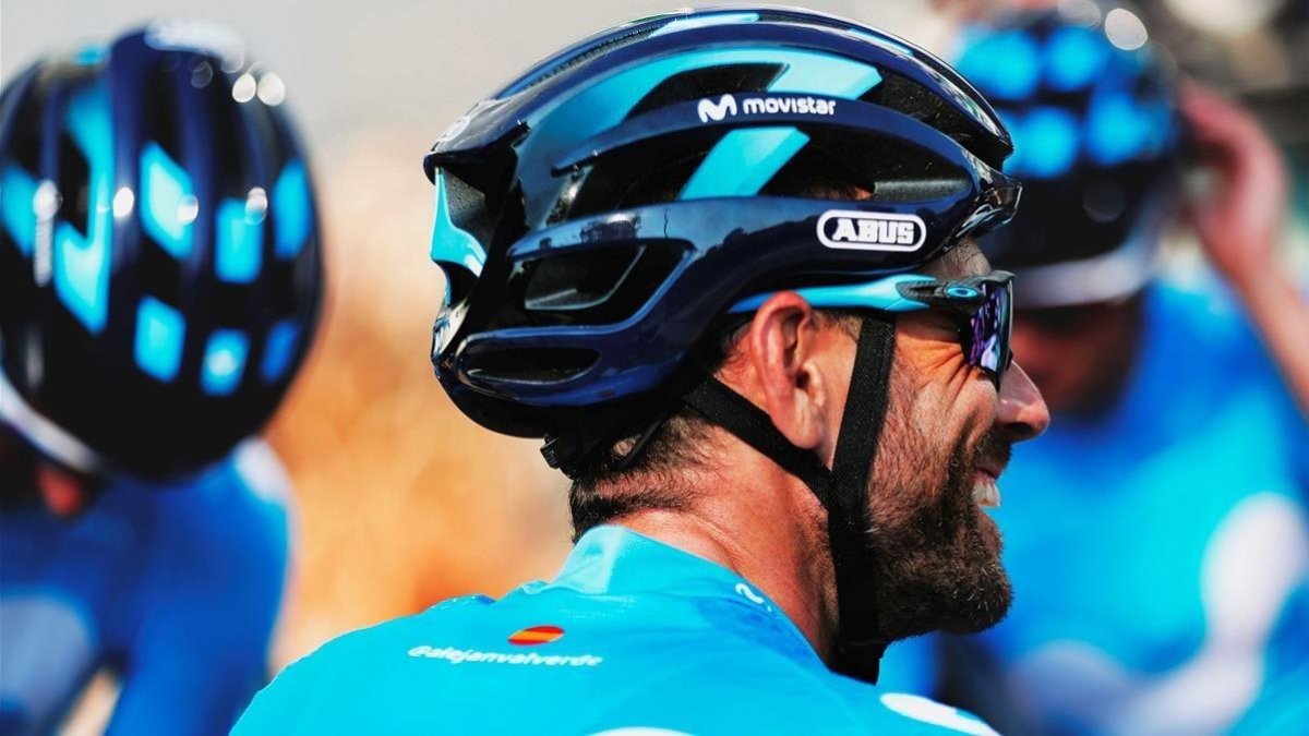 Los ciclistas, en la segunda etapa de la Vuelta.-JORGE GUERRERO