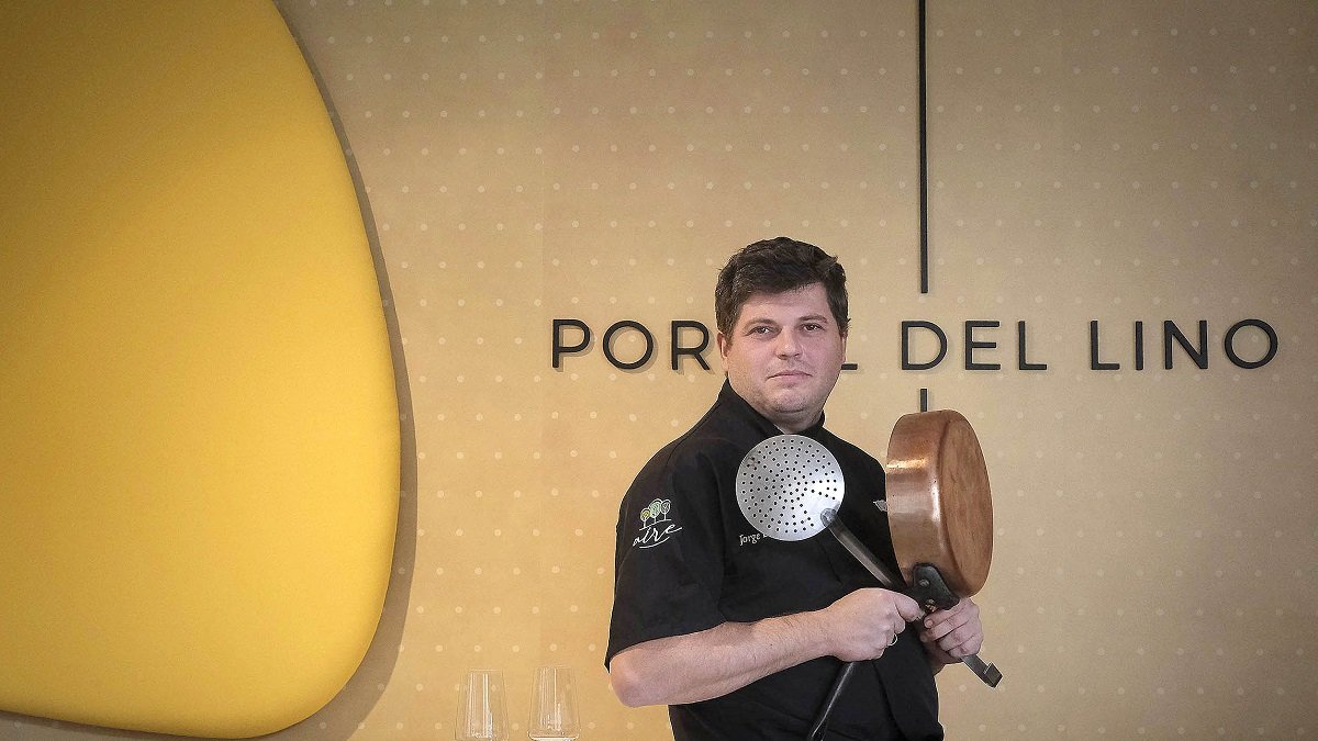 Jorge Lozano Esteban, propietario del nuevo espacio gastronómico abierto en la capital salmantina.  -ENRIQUE CARRASCAL