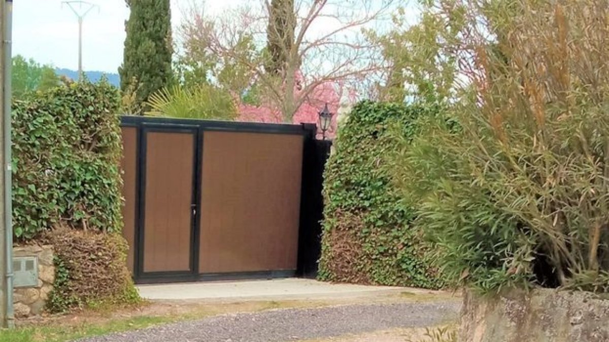 Zona del ataque del perro en el chalet de Trigueros.- EM