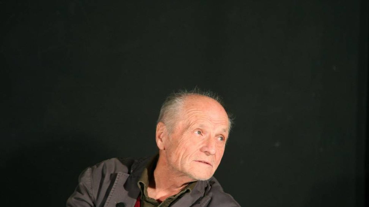 El artista Antonio López en un taller de Creart en Valladolid-Ical