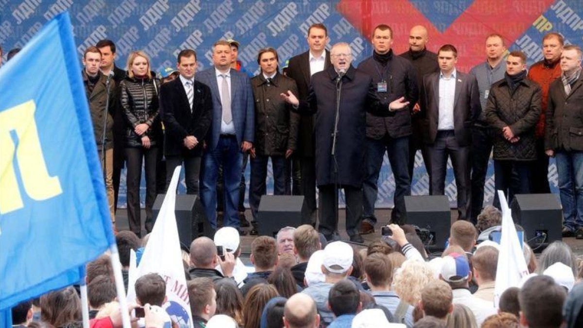 Mitin del líder ultranacionalista Vladímir Jirinovski en Moscú.-MAXIM ZMEYEV / REUTERS