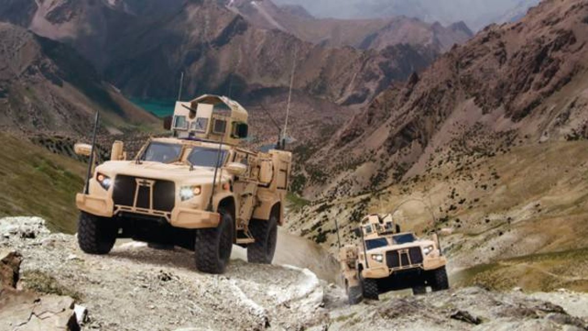 Una imagen de dos Joint Light Tactical Vehicle, el nuevo furgón militar del Ejército de Estados Unidos.-Foto: OSHKOSH DEFENSE