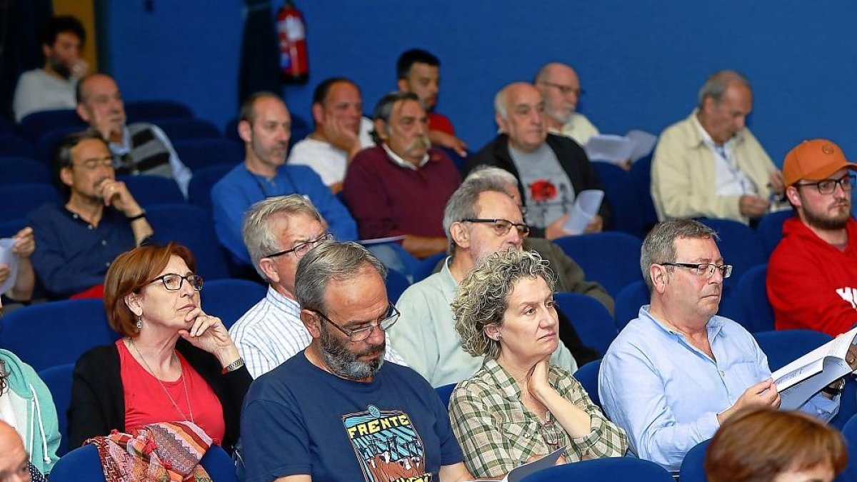 Asistentes a la asamblea de Valladolid Toma La Palabra.-J.M. LOSTAU