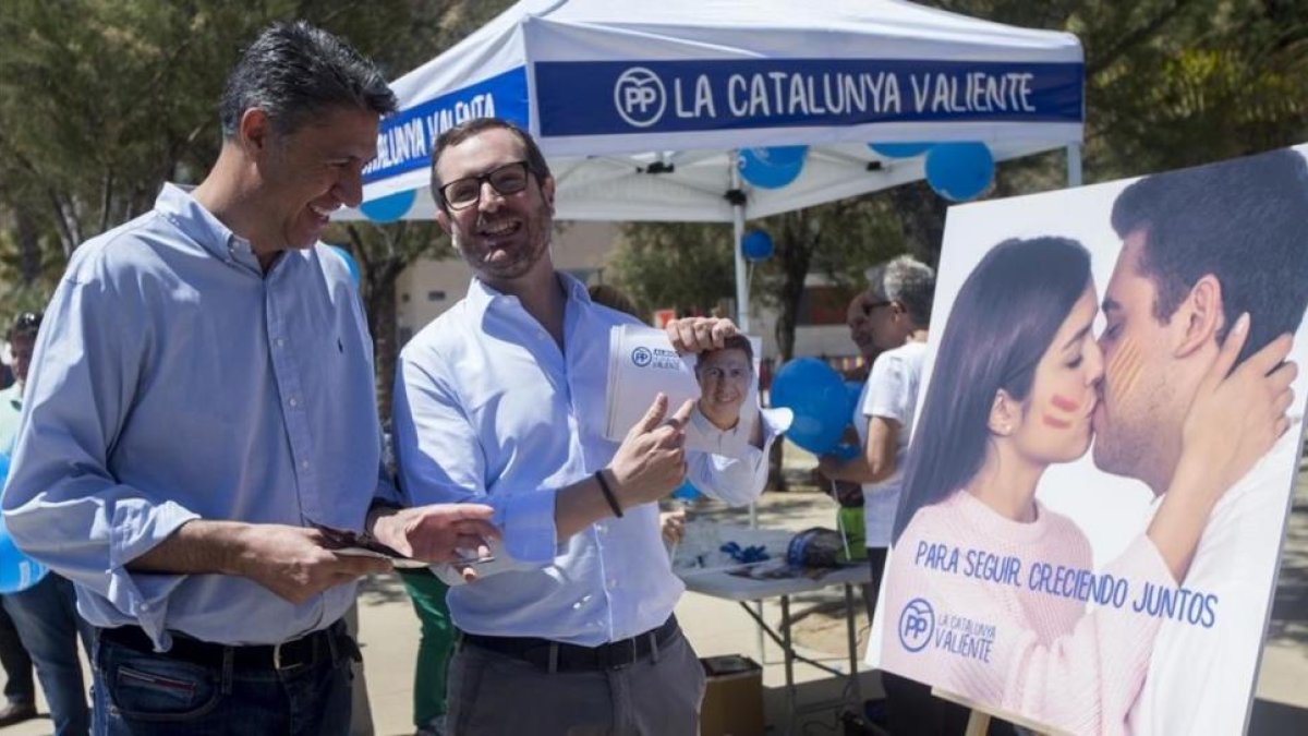 Javier Maroto y Xavier García Albiol, este domingo, en Badalona.-EFE / QUIQUE GARCÍA