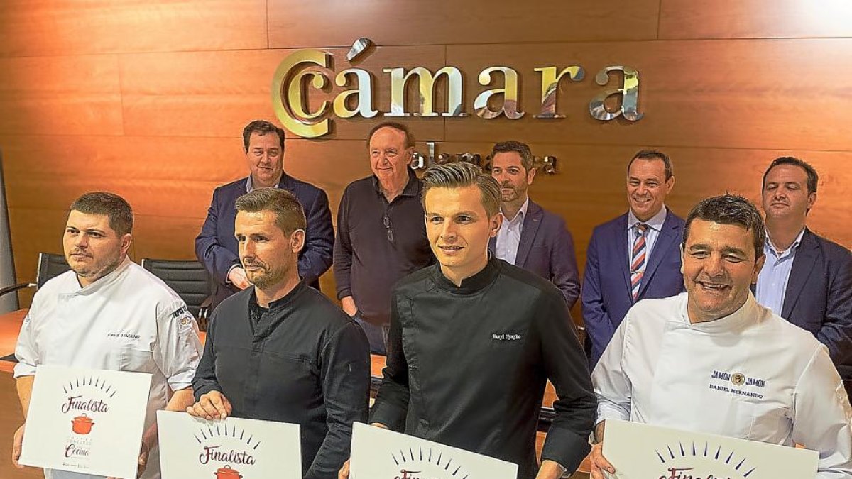 Los cuatro cocineros finalistas que acudirán al Foro Ibérico que tendrá lugar en Salamanca en noviembre próximo.-ICAL