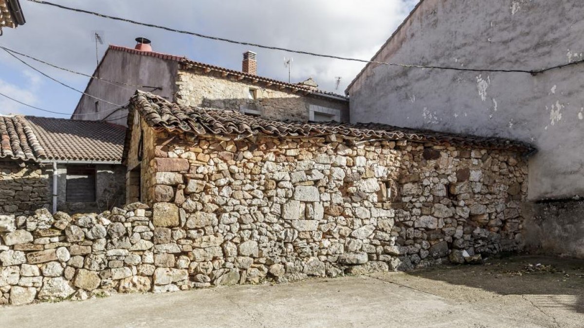 ElAyuntamiento proyecta convertir esta casa en ruinas en un lugar para la investigación y la acción.-SANTI OTERO