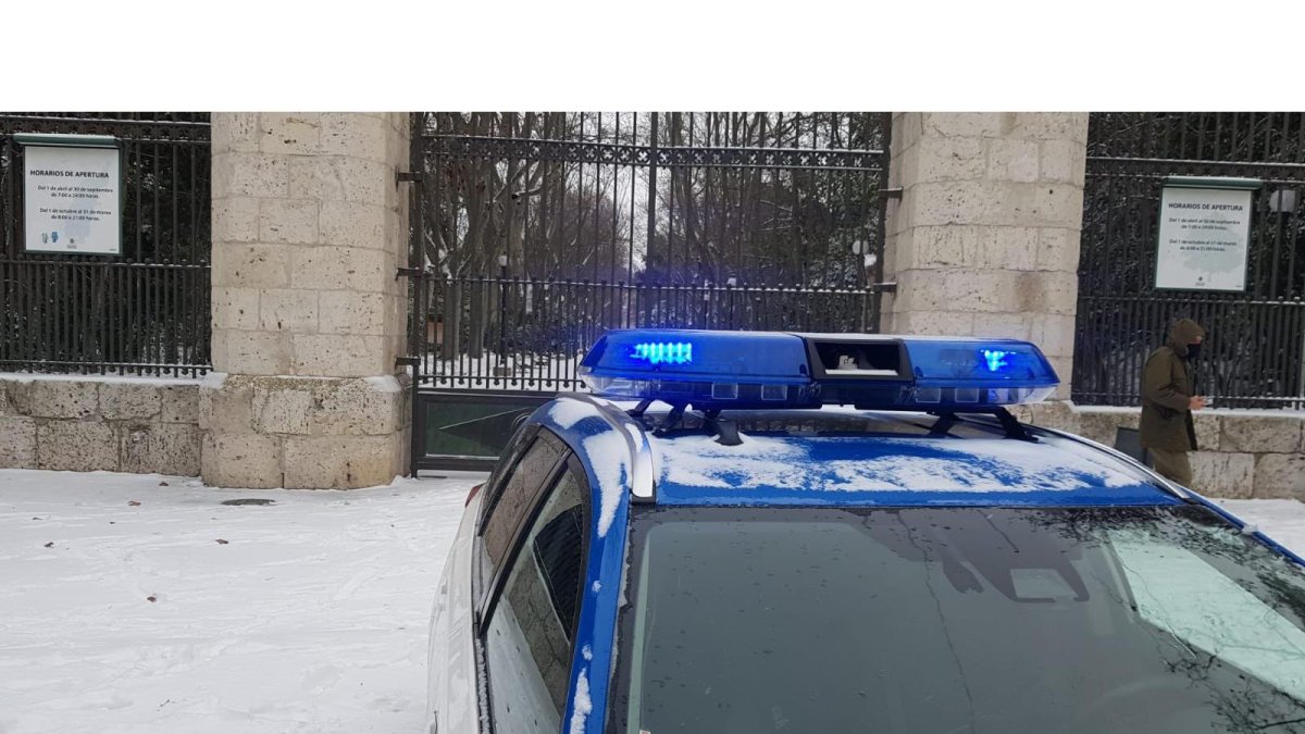 La Policía Municipal cierra el Campo Grande. E. M.
