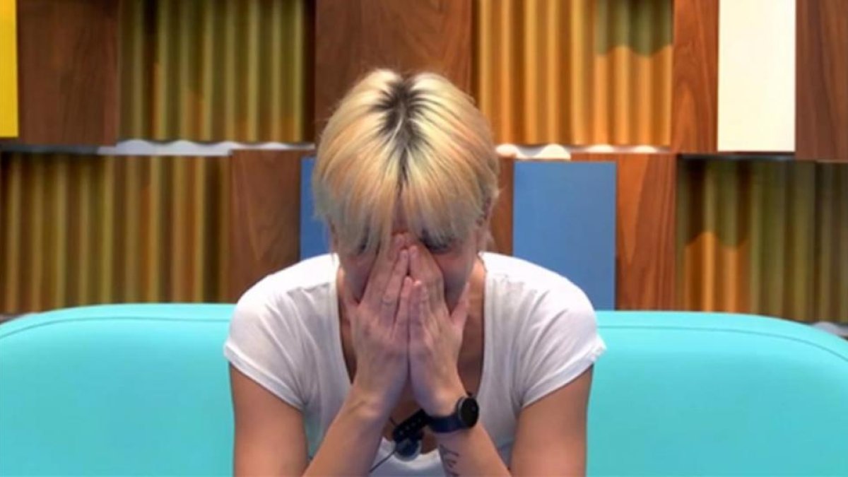 Bárbara, visiblemente afectada, en una imagen de 'Gran hermano'.-MEDIASET
