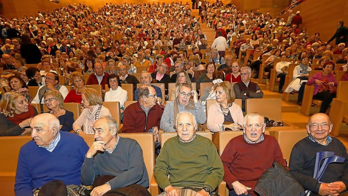 Concierto de Fin de Año para las personas mayores en el Centro Cultural Miguel Delibes.-J.M. LOSTAU