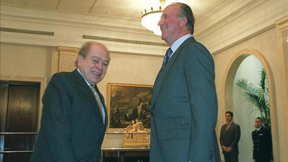 El rey Juan Carlos y Jordi Pujol, en el 2003.-DAVID CASTRO