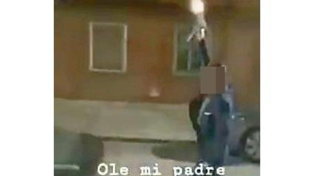 Disparos con arma automática.-E.M.