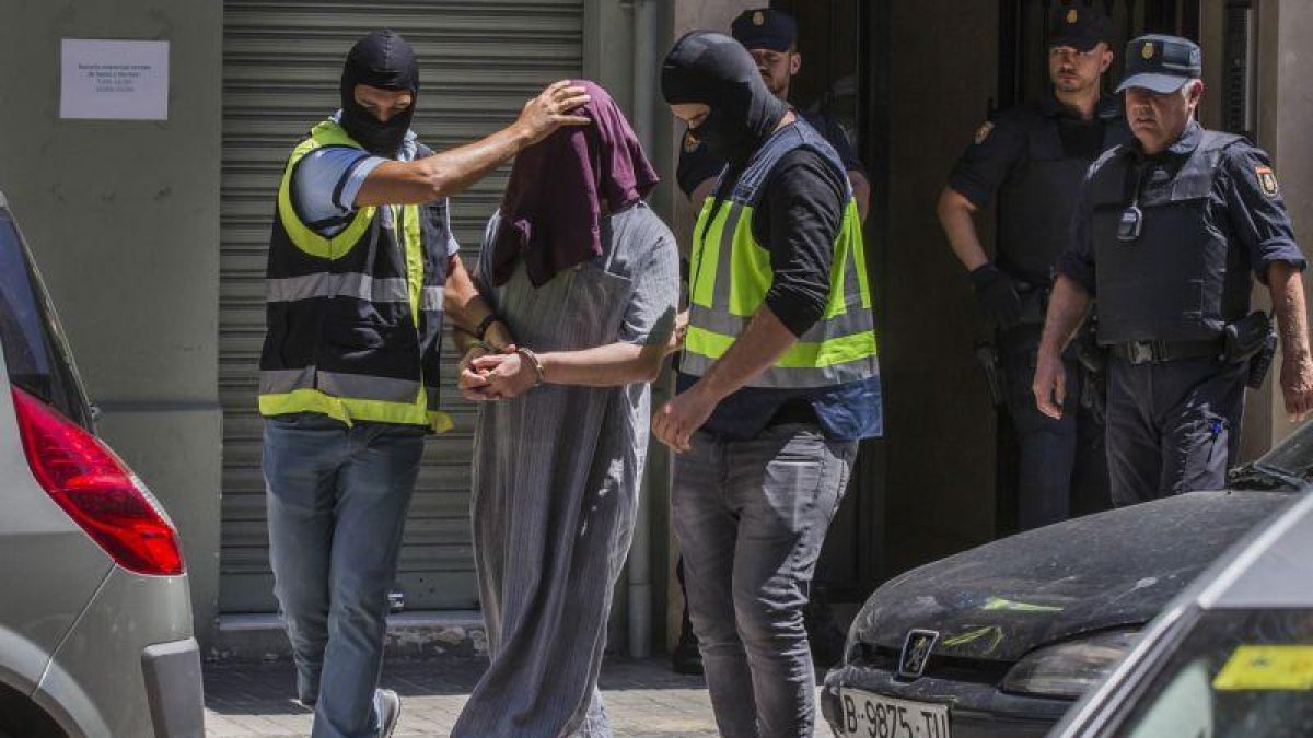 Detención en Valencia en junio del 2016 de un presunto yihadista.-MIGUEL LORENZO