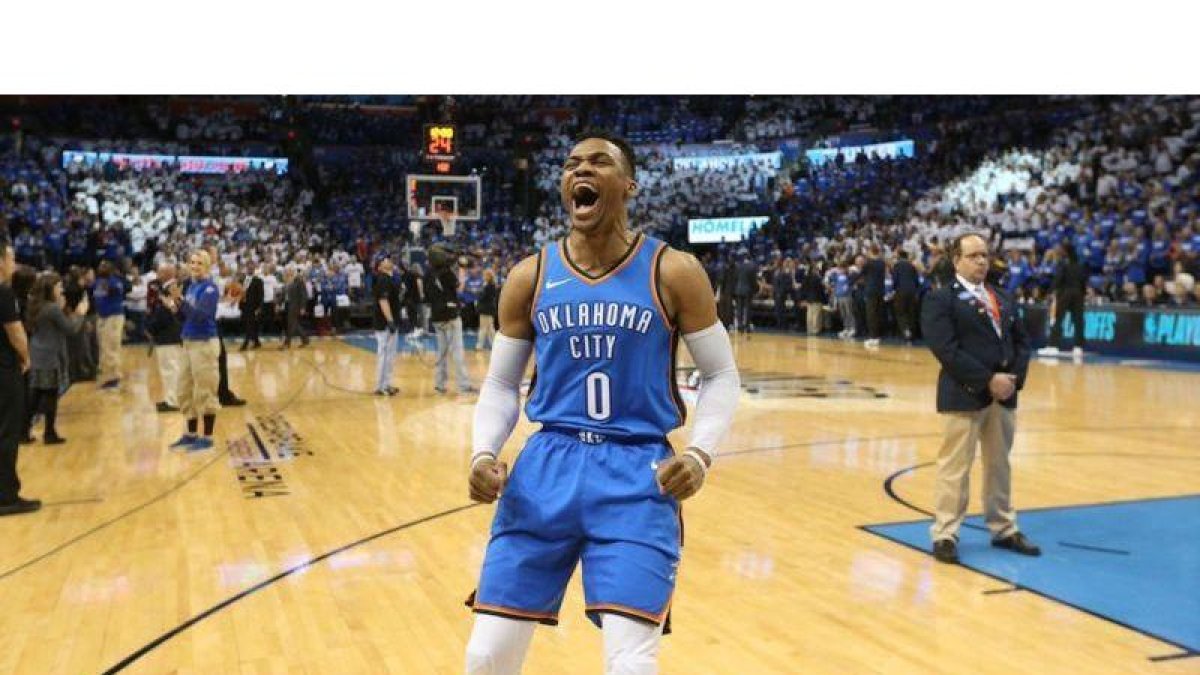 Russell Westbrook celebrando la victoria del partido Oklahoma-Utah.-TWITTER