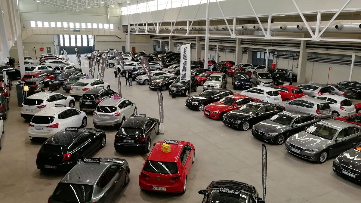 Feria del vehículo de ocasión en la Feria de Muestras de Valladolid en una edición anterior.- FERIAUTO