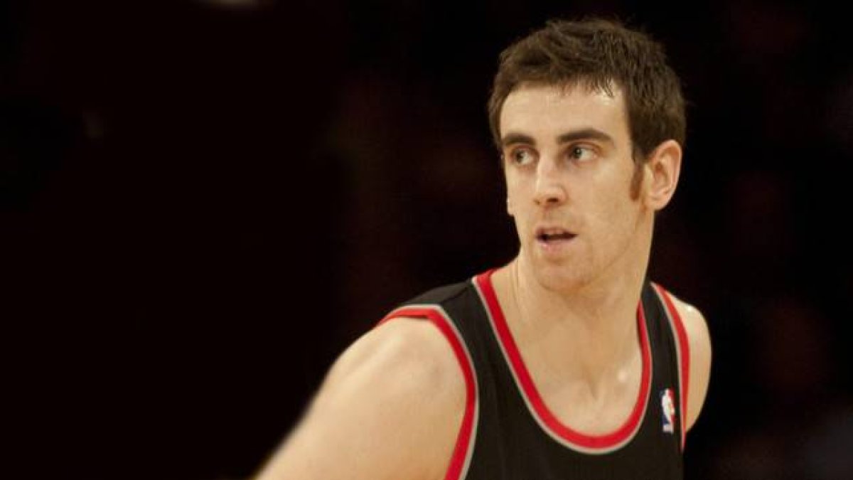 Víctor Claver, durante un partido con los Trail Blazers de Portland, la temporada pasada.-Foto:   EFE/ ARMANDO ARORIZO