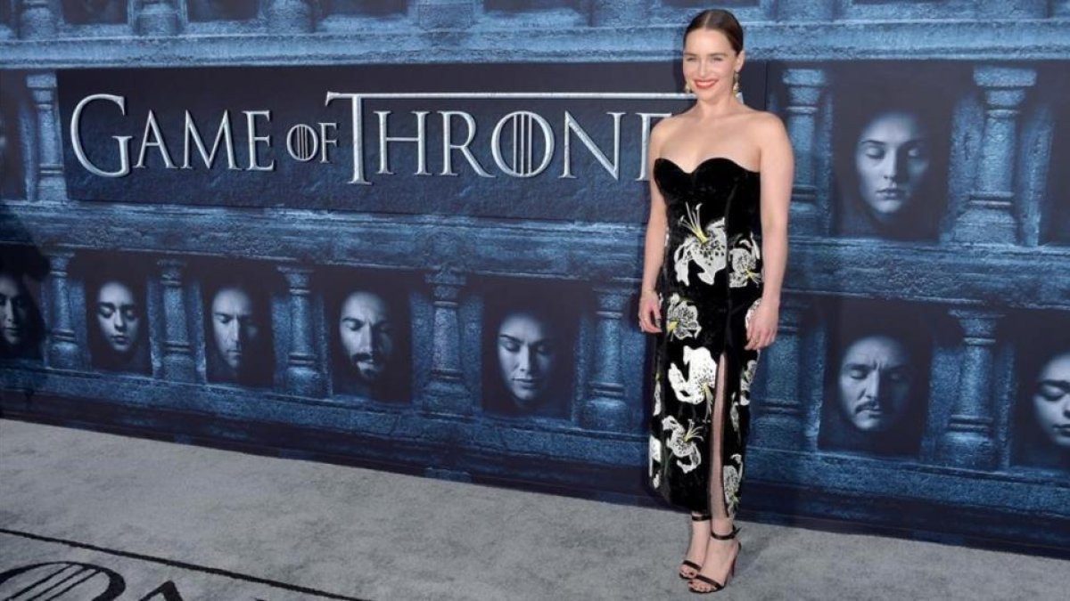 Emilia Clarke, que da vida a Daenerys Targaryen, en la presentación de la sexta temporada de 'Juego de tronos'.-AFP / ALBERTO E. RODRÍGUEZ