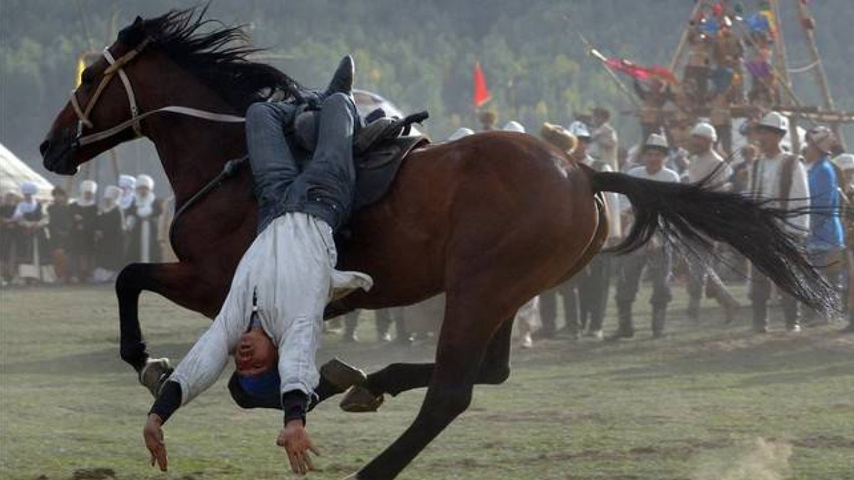 Exhibición de un jinete.-Foto: AFP / VYACHESLAV OSELEDKO