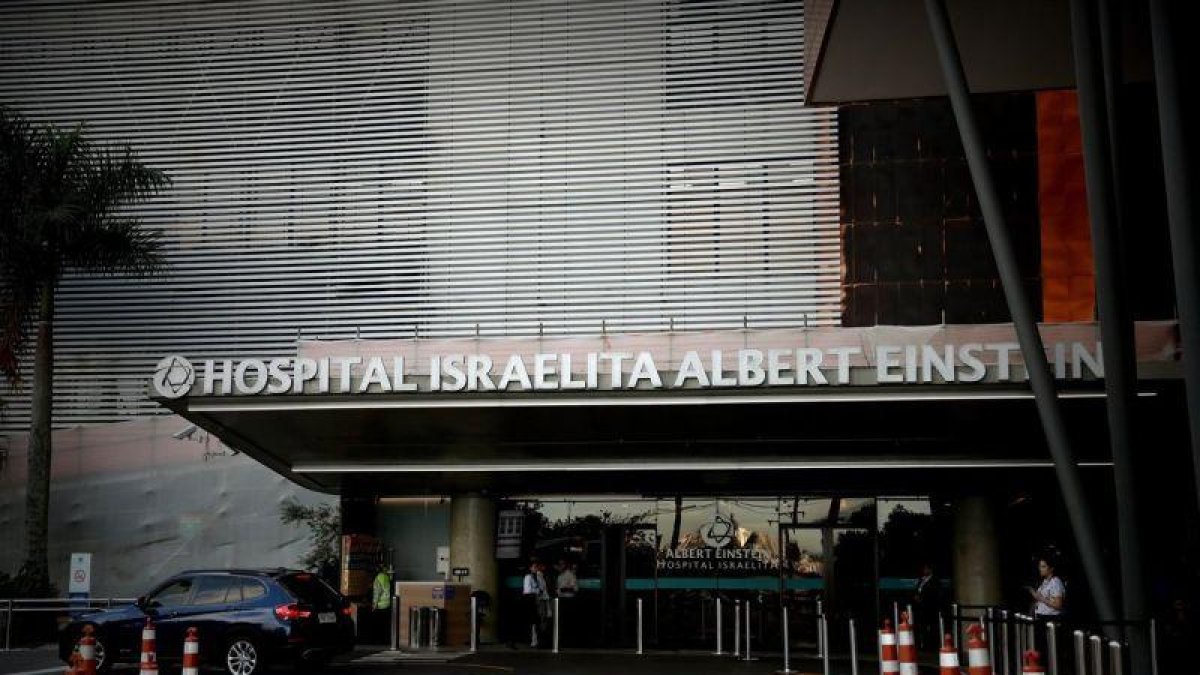 El presidente de Brasil, Jair Bolsonaro, ingresó en un hospital de Sao Paulo.-EFE / FERNANDO BIZERRA