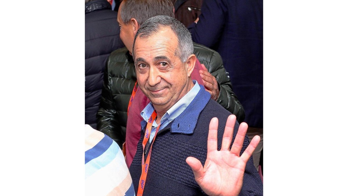 El nuevo presidente de Acor, Justino Medrano, tras la asamblea extraordinaria celebrada en Olmedo.-E.M.