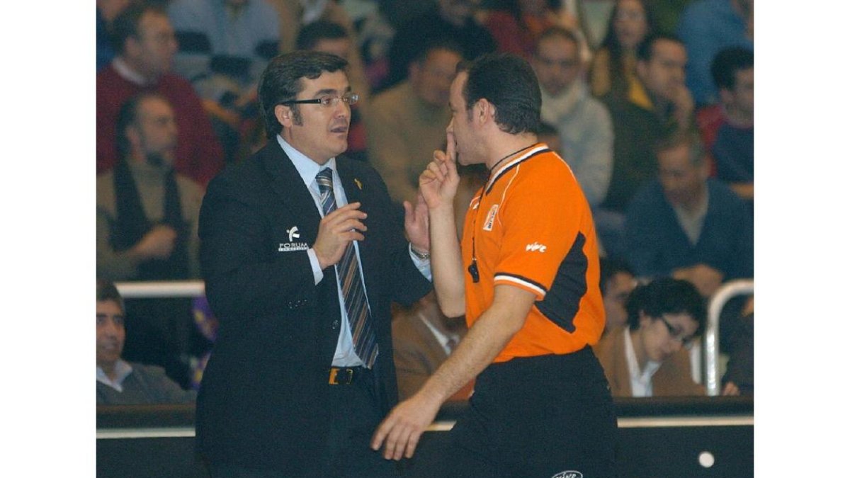 Paco García, en Pisuerga durante su última etapa en el CB Valladolid.-M. ÁLVAREZ