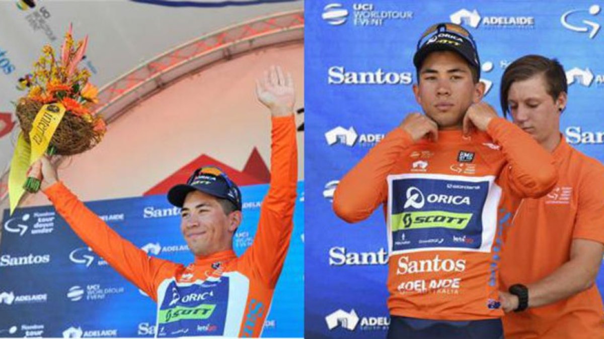 Ewan subió al podio y se puso el maillot de ganador sin las tradicionales azafatas posando con él.-AFP / EFE