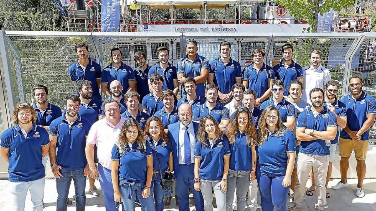 El VRAC Quesos Entrepinares, uno de los invitados a la fiesta.-J.M. LOSTAU