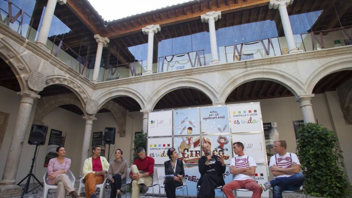Las compañías Underclouds Cie (Francia), Nicole & Martin (Suiza), Circusdrome (Holanda) y Tramway Fantaisie (Francia) presentan en rueda de prensa sus actuaciones en el Festival Internacional de Circo de Castilla y León, Cir&Co 2015-Ical