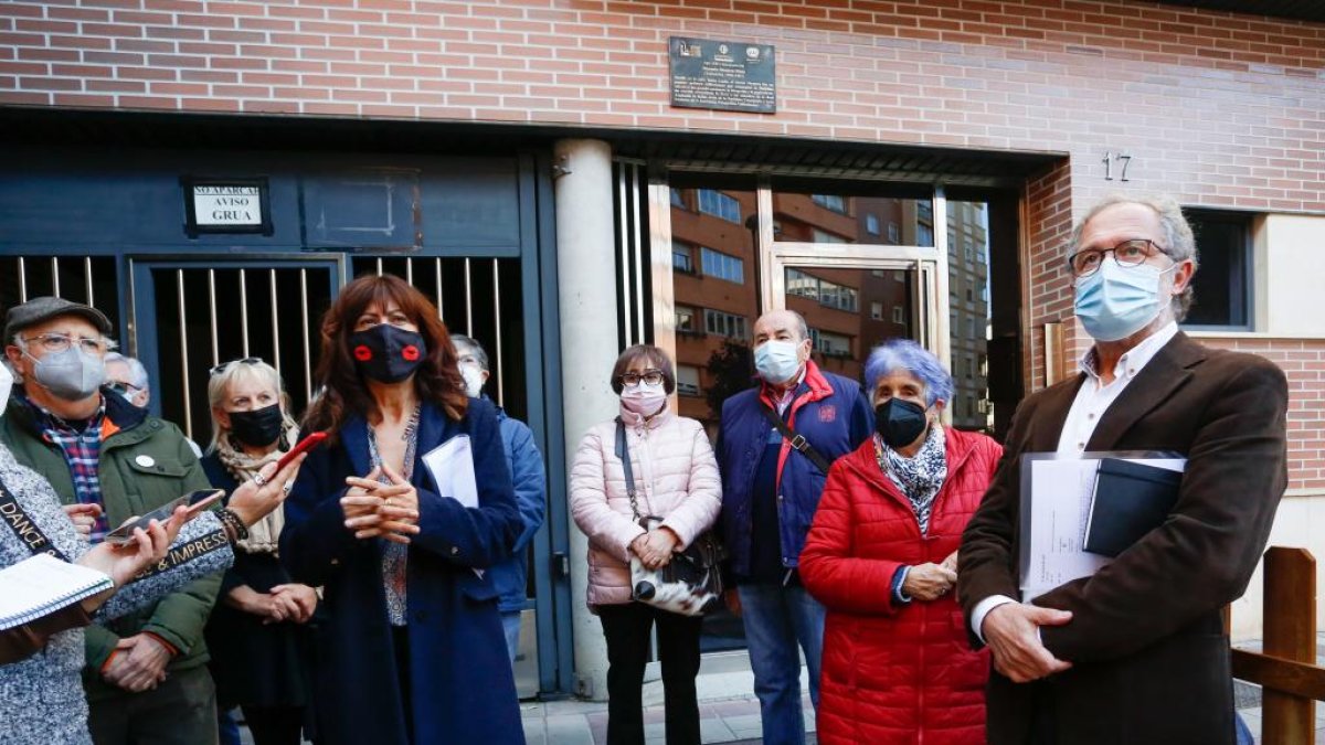 Presentación de las placas conmemorativas en el barrio de San Juan. - J.M.LOSTAU