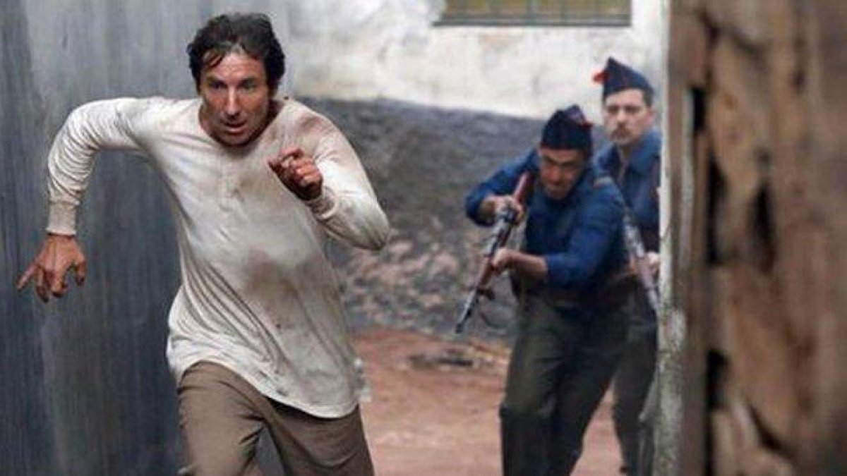 Fotograma de la película ’La trinchera infinita’.-
