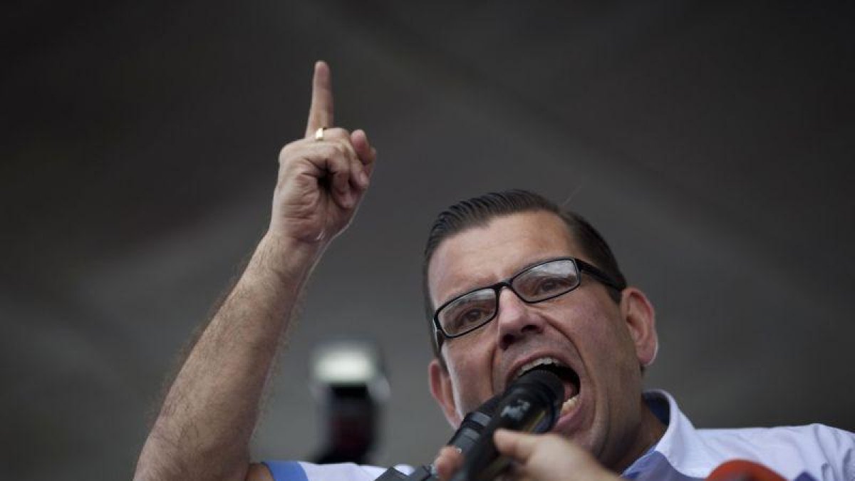 Baldizón, fundador del partido cancelado Libertad Democrática Renovada (Lider), fue detenido en el aeropuerto internacional de Miami.-RODRIGO ABD (AP)