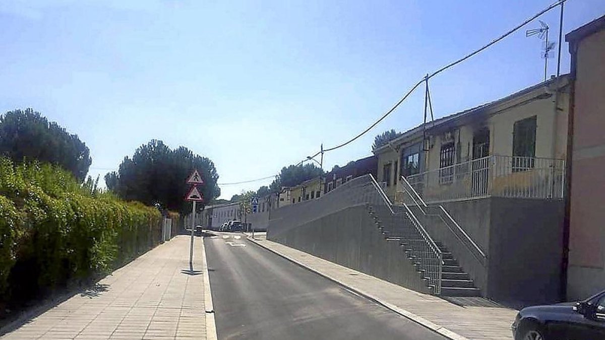 Nueva imagen de una parte del Camino de la Moraleja, tras las obras de reurbanización.-EL MUNDO