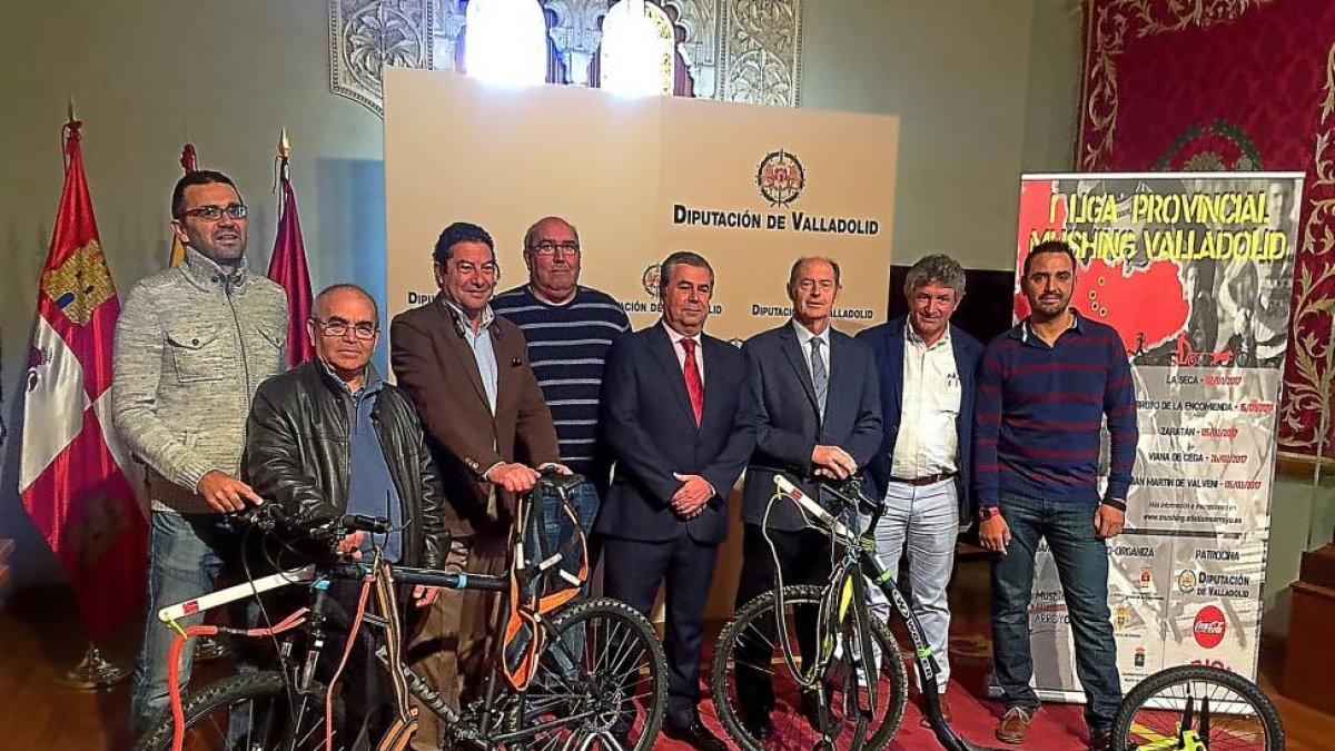 Un momento de la presentación de la ILiga Provincial de Mushing.-EL MUNDO