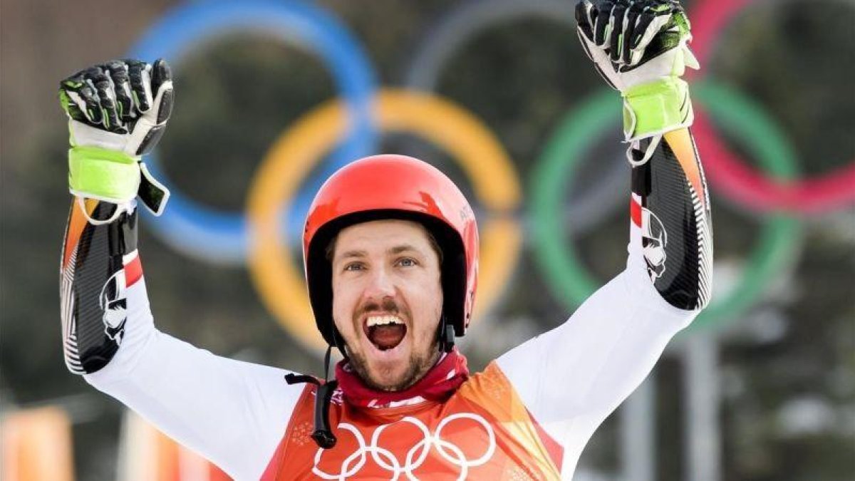 Marcel Hirscher celebra su victoria en el gigante.-EFE / JEAN-CHRISTOPHE BOTT