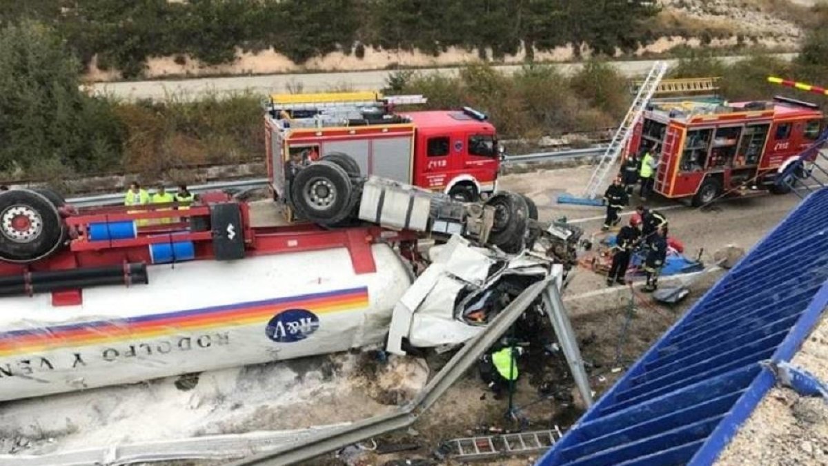 Imagen del accidente ocurrido en la N-122 a su paso por la localidad soriana de Langa de Duero-DIPUTACIÓN DE SORIA